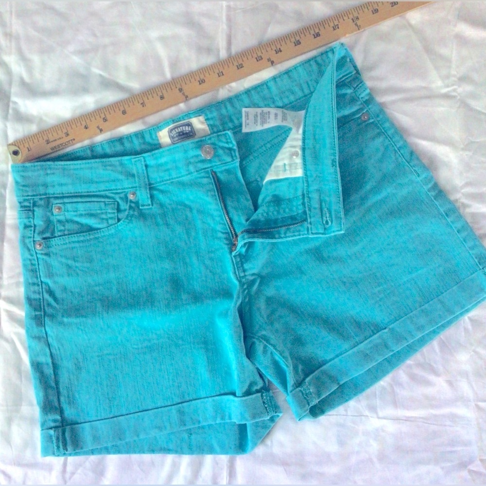 Levi shorts. - Picture 3 of 3